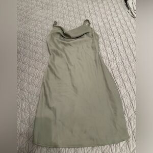 Silky dress with drapes neck